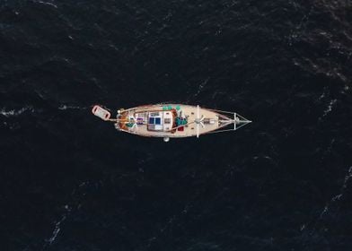 A lone Ship in the Ocean