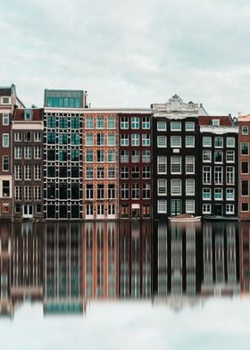 Mirroring Amsterdam