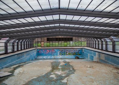 Dirty covered pool