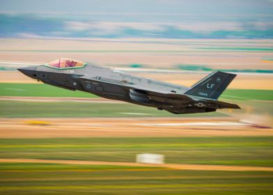 F35 taking off