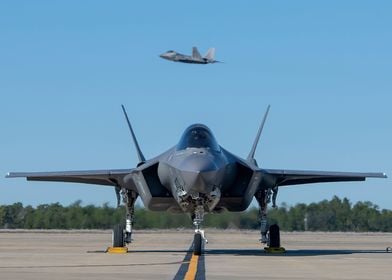 F35 and F22