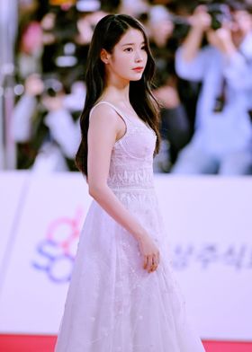 iu white dress