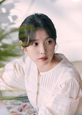 white iu