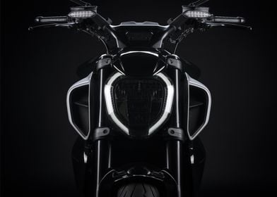 DUCATI DIAVEL V4 FRONT