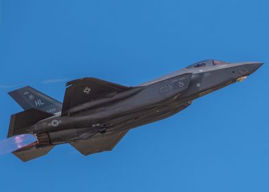 F35 in the air