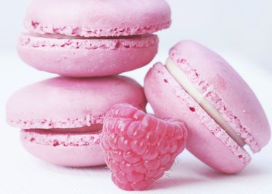 raspberries macaroon