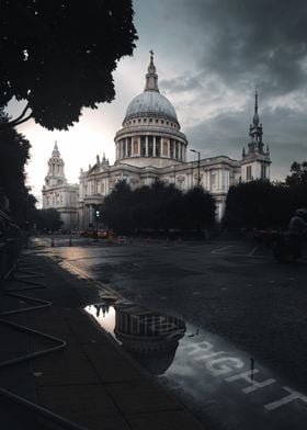 St Pauls Cathedral at dusk