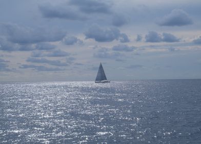 BOAT IN MIDDLE OF THE SEA