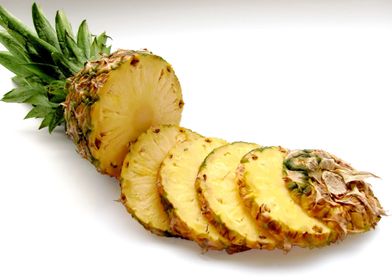 pineapple sliced