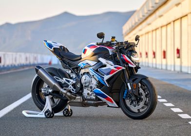 bmw m1000 R