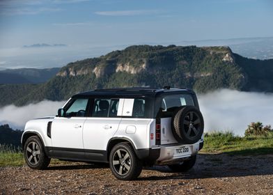 Land Rover Defender 110 