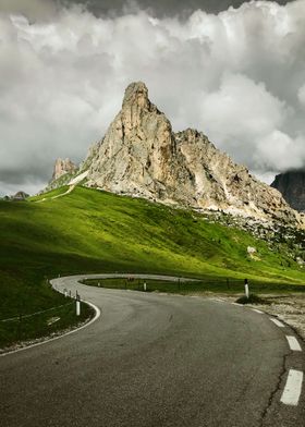 VIEW TO THE MOUNTAIN