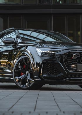 Audi RSQ8 V5