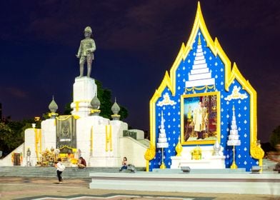 King Rama VI statue