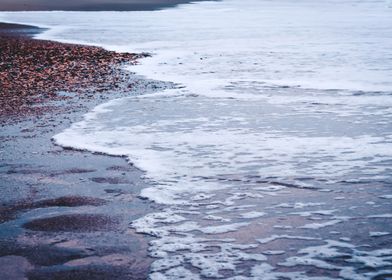 Waves on a tidepool