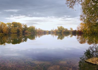 Lake with autumn trees