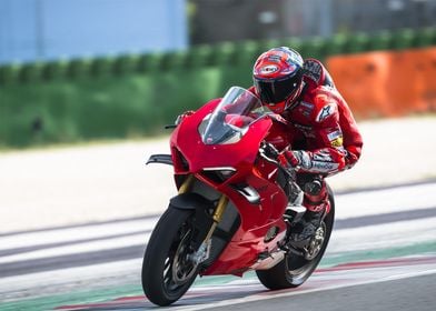 PANIGALE V4 TRACK ACTION