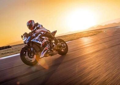 BMW M1000R SUNSET RIDE