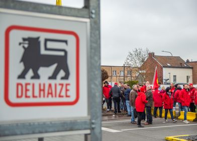 Supermarket blockade