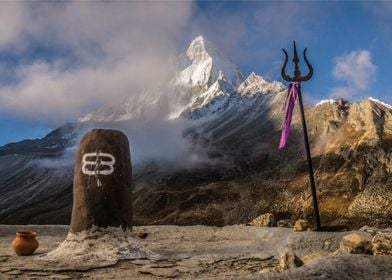 Shiva lingam and trident