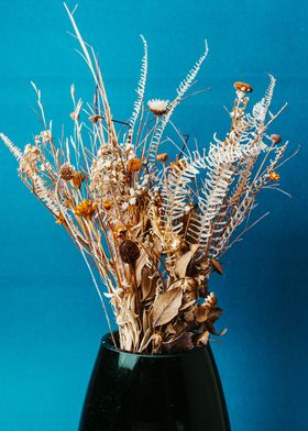 Dried flower vase