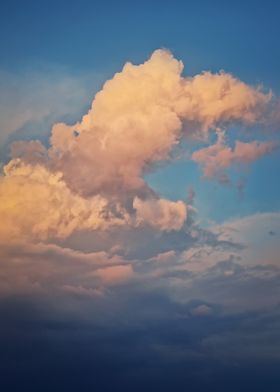 Sunlit cumulus storm cloud