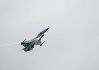 F16 clouds