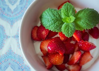 Strawberries and yoghurt