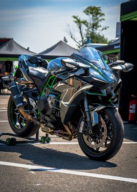 Kawasaki Ninja H2 Front