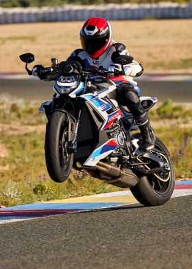 WHEELIE NEW BMW M1000RR