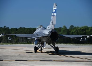 F16 Taxi for take off