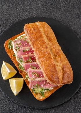 Sandwich with tuna