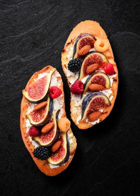 Sandwich figs berries