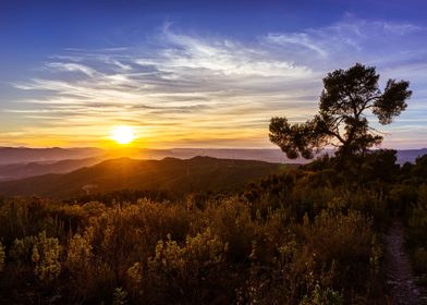 A sunset over the hills