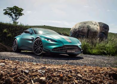 Aston Martin Vantage 