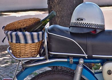 Vintage moped for Picnic