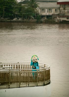 Clown on the bridge