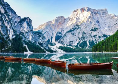 Boats on lake in Mountain