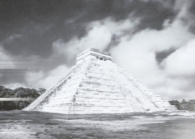 Chichen Itza Black White