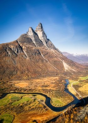 Otertinden Peaks in Autumn