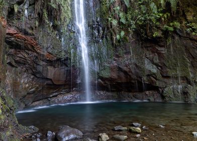 25 Fontes Waterfall