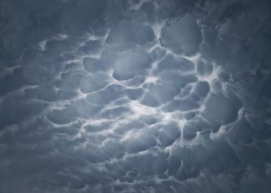 Mammatus cloud formations