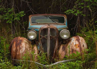 Rusty old classic car 03