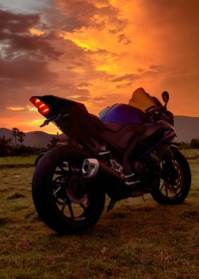 Yamaha R15 