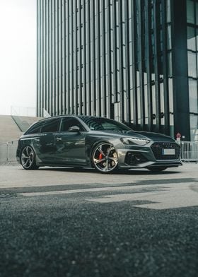 Audi RS4 V5