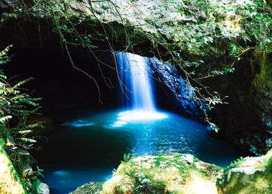 Natural Bridge Outside