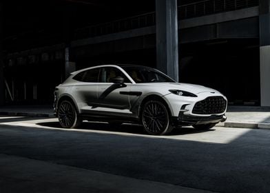 Aston Martin DBX707