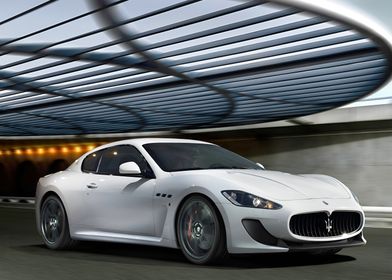 White Maserati GranTurismo