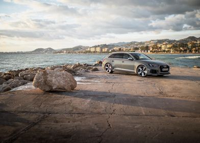 Audi RS4 Avant by the Sea