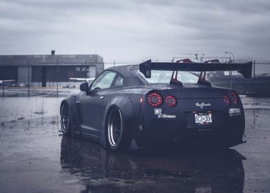 Black Nissan GTR